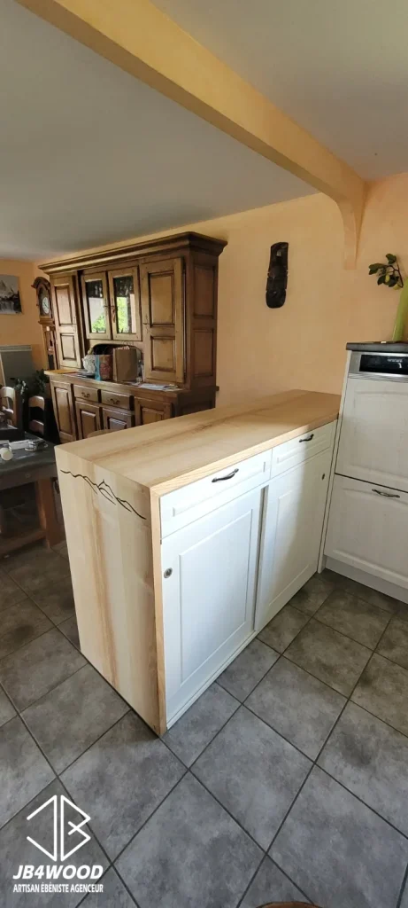 Îlot central de cuisine bois portes coulissantes — JB4WOOD