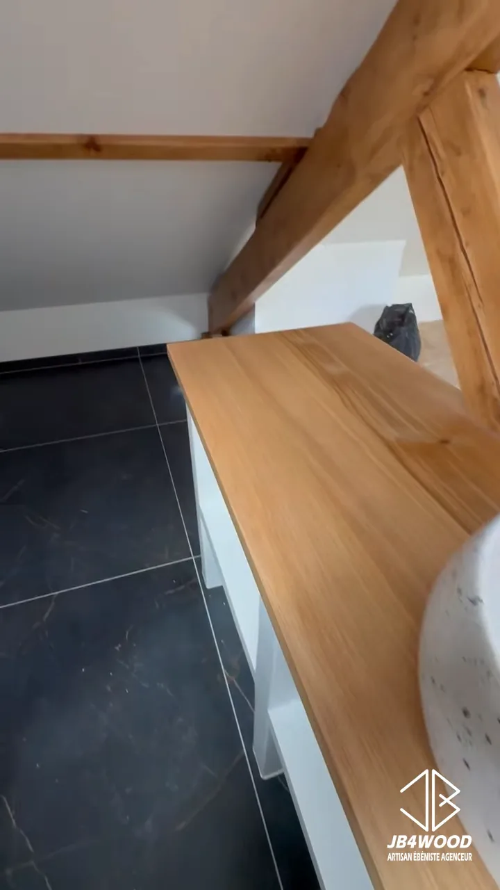Aménagement salle de bain plan de travail chêne massif découpes sur mesure — JB4WOOD ébéniste agenceur Auvergne