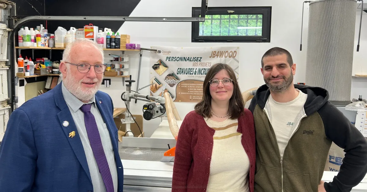 Visite de Jean-Luc Helbert, Président de la CMA Puy-de-Dôme, dans l'atelier JB4WOOD à Montpensier
